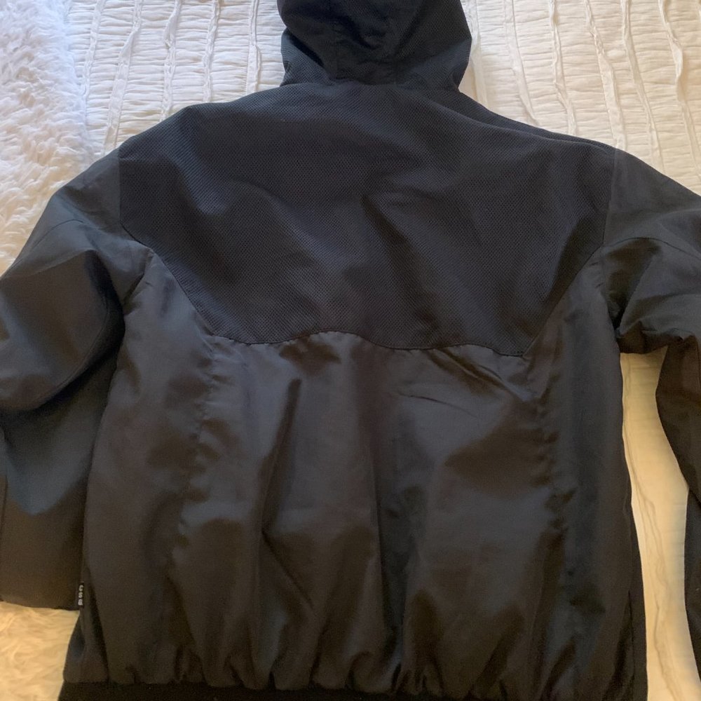 Windbreaker - Picture 8 of 8